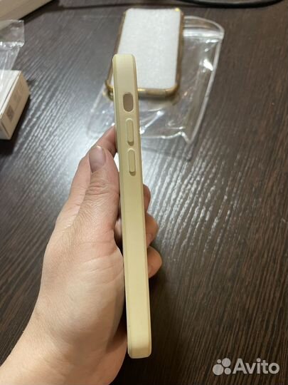 Чехол на iPhone 12