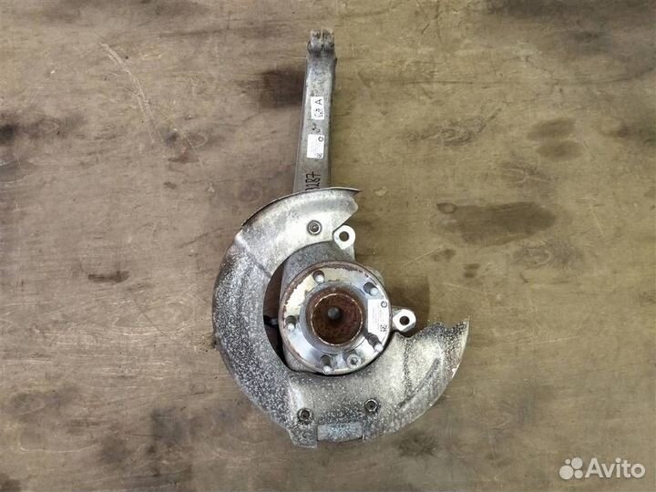 Кулак поворотный левый Jaguar XE X760