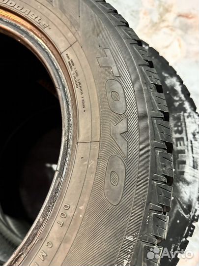 Toyo Observe Ice-Freezer SUV 225/65 R17