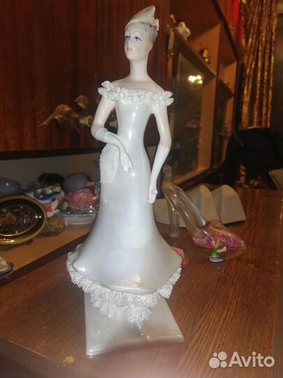 Статуэтка барышня