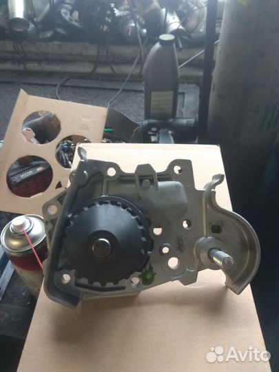 Водяной насос помпа renault Logan 1.4