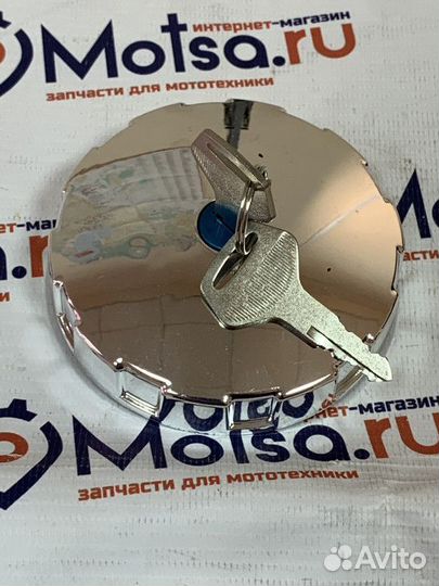 Крышка бензобака Иж пластм. под хром с замком