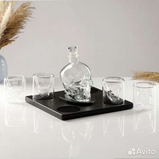 Мини-Бар Череп, на подставке, штоф - 750 мл, бокал