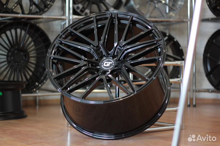 Кованые диски GT Forged R22 на BMW X5 X6 X6m X7