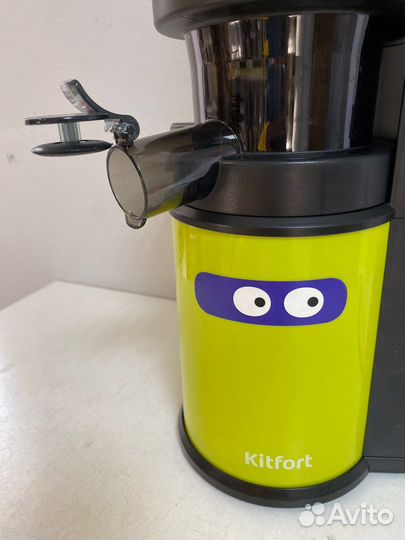 Шнековая соковыжималка Kitfort KT-1129-2