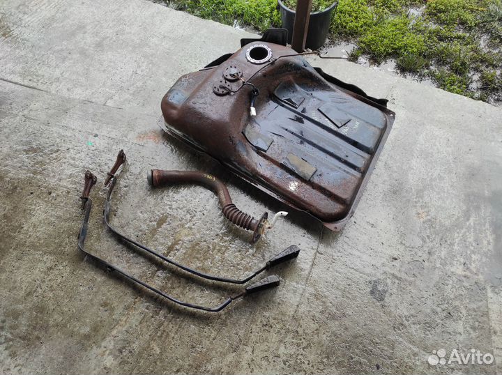 Бак топливный + горловина 4WD Toyota Carina AT175