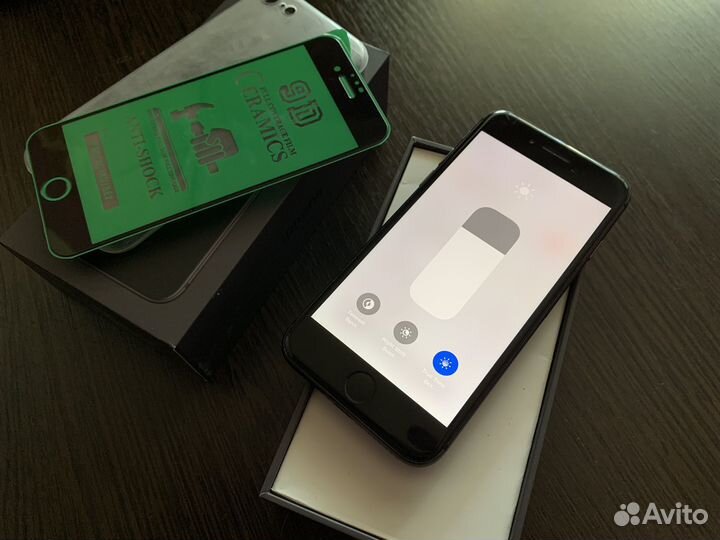 Продам iPhone 8 64gb Идеальный