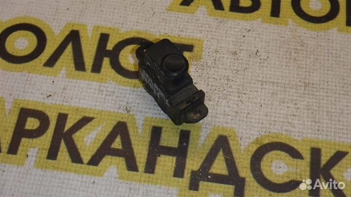 Кнопка стеклоподъемника Hyundai Solaris I 2010-20