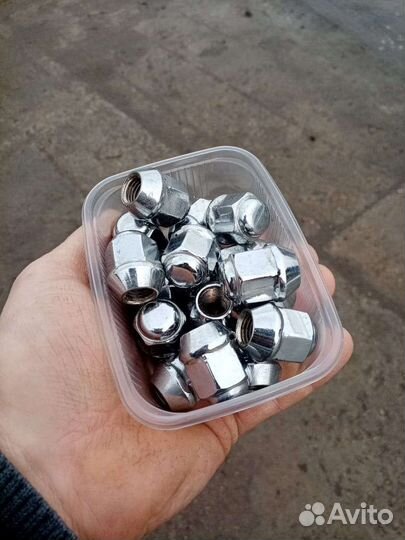 Колесные гайки