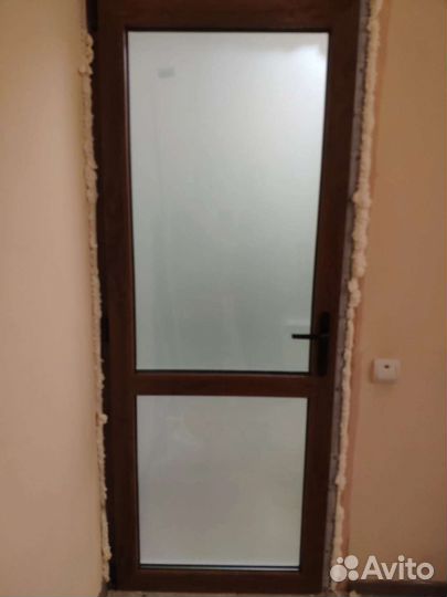 Дверь пластиковая