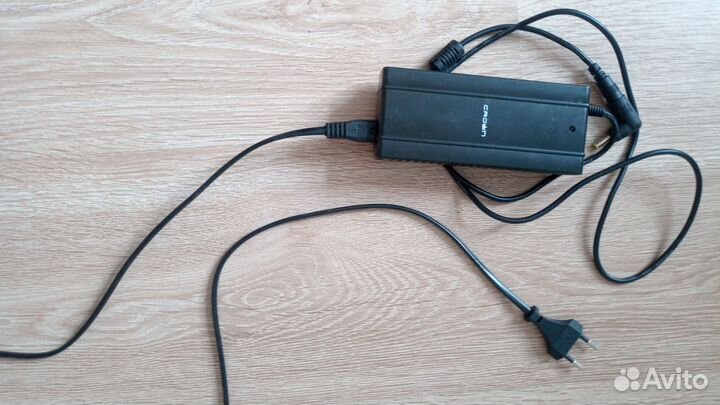 Адаптер питания для ноутбукаCrown (автомоб) 100 w