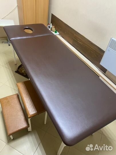 Массажная кушетка с вырезом