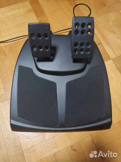 Руль Logitech momo Racing
