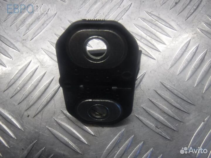 Петля двери mercedes W211 s1109491