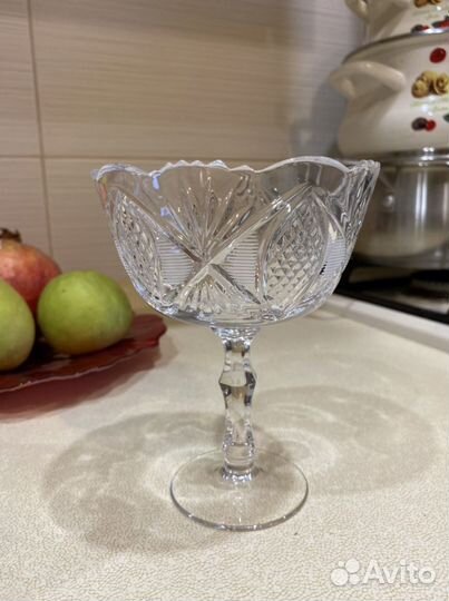 Хрустальные креманки, хрустальная ваза на ножке
