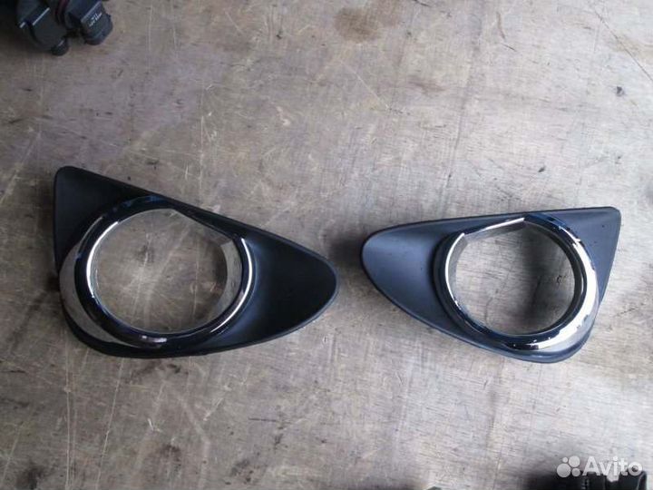 Туманка Toyota Vitz KSP130