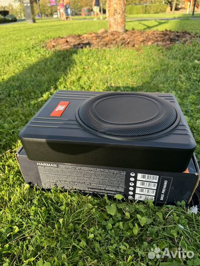 Активный сабвуфер под сиденье JBL 1800 w