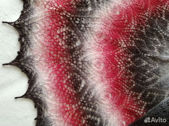 Шаль шерстяная с бисером ручной работы