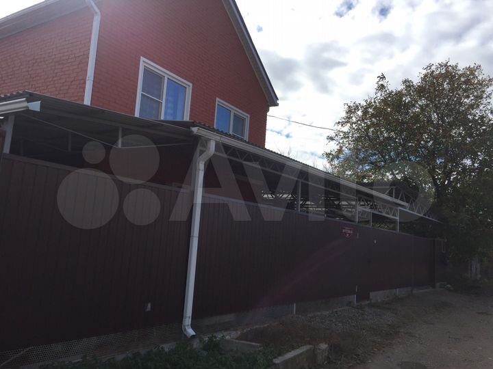 Дом 200 м² на участке 10 сот.