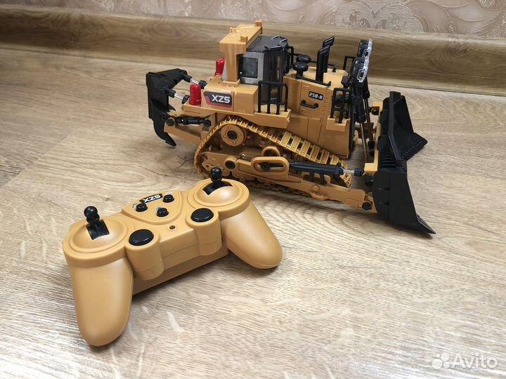 Модель экскаватора трактора track-type X25