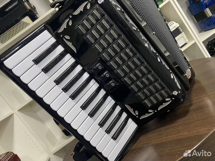 Аккордеон Юпитер 1/2