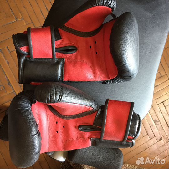 Боксерские перчатки