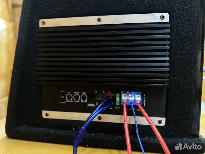 Сабвуфер jbl активный