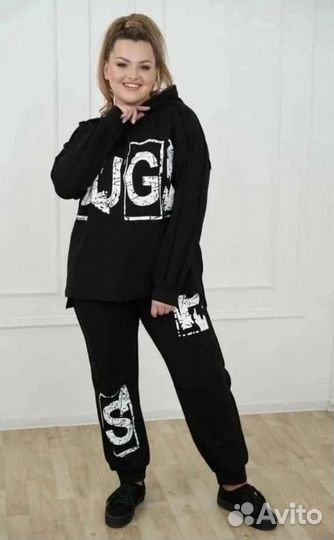 Спортивный костюм женский новый