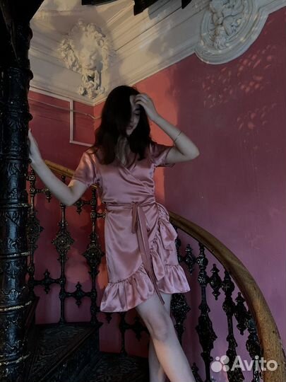 Платье атласное