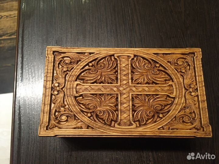 Шкатулка для украшений из дерева