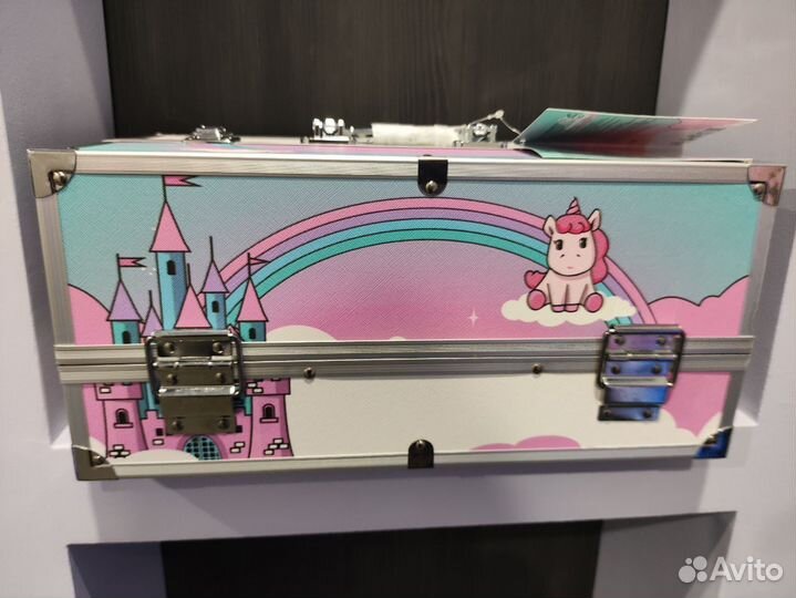 Макияжный набор в кейсе 