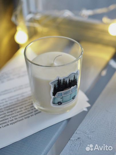 Ароматическая свеча ручной работыс ароматом ванили