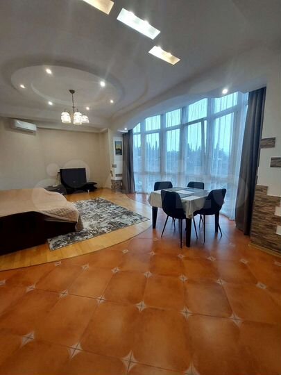 2-к. квартира, 71 м², 8/10 эт.