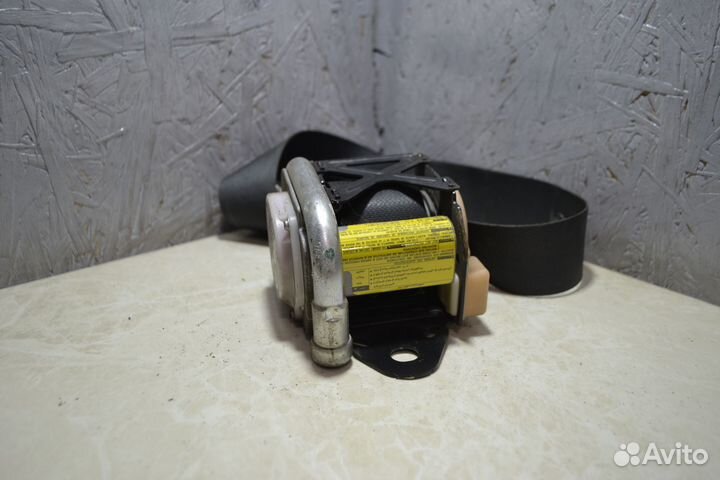 Ремень безопасности передний левый Mitsubishi Lanc