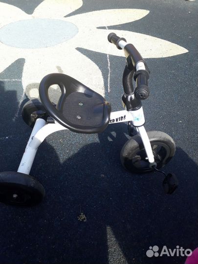Трехколесный велосипед