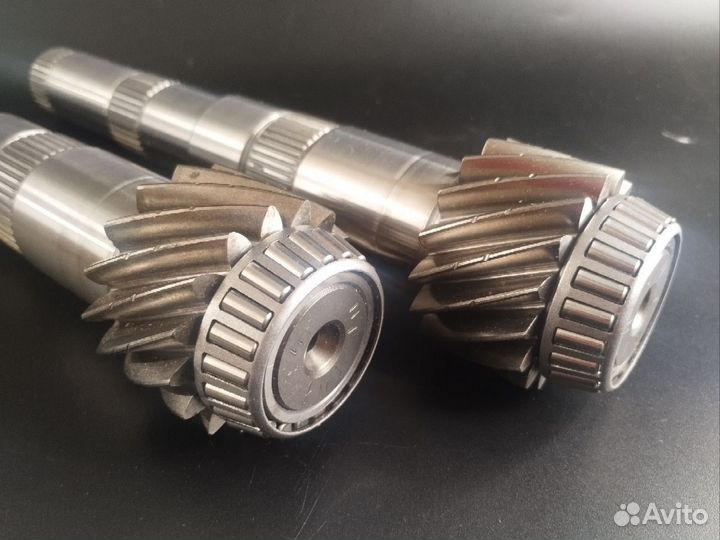 Вторичный вал МКПП Volkswagen Transporter T4 1.9td