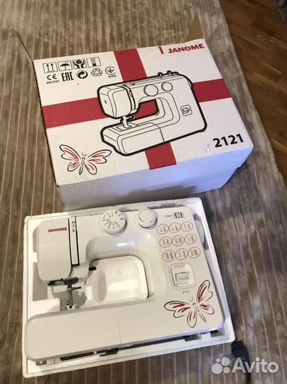 Швейная машина Janome 2121