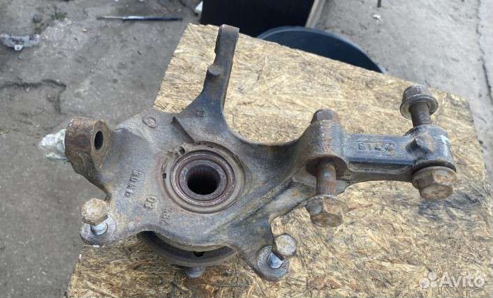 Кулак поворотный renault laguna 2 2002