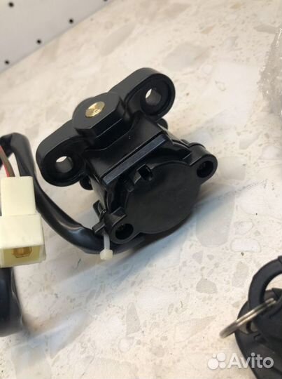 Замок зажигания Yamaha YZF R1 R6 2001-2010