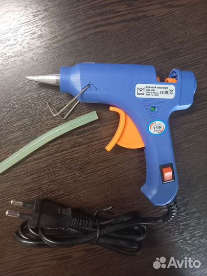 Клеевой термопистолет и клеевые стержни