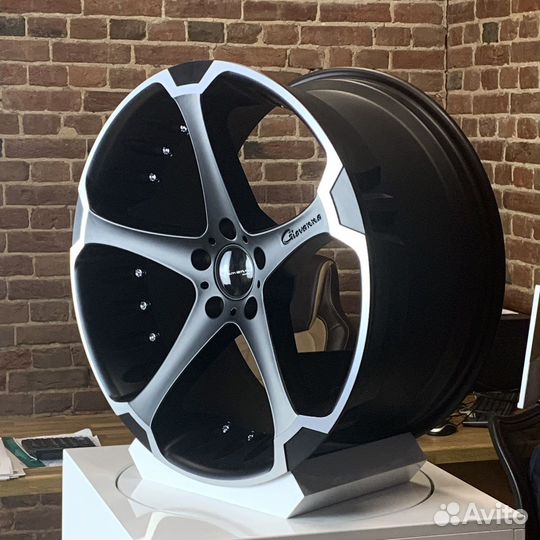 Диски r22 на Range Rover Vogue Sport