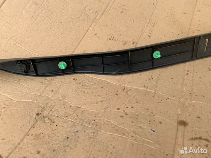 Накладка замка багажника Toyota Vista SV30 3SFE