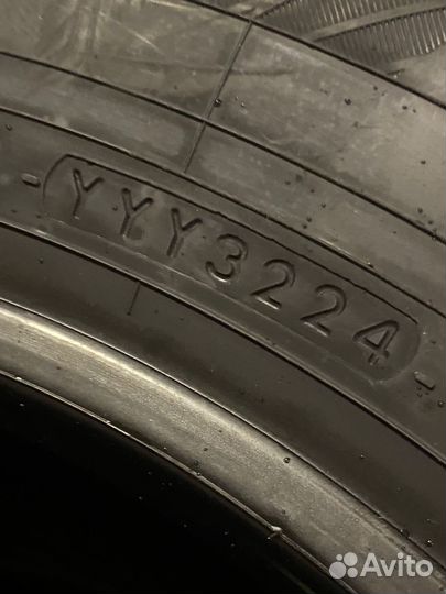 Yokohama IceGuard Stud IG65 215/65 R16 102T