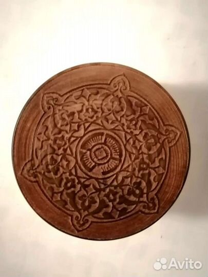 Деревянная шкатулка