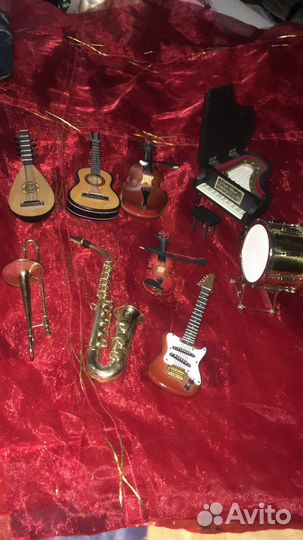 Музыкальные инструменты в миниатюре