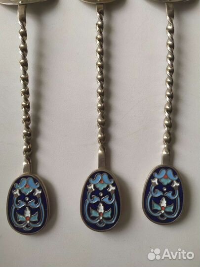 Столовые приборы для сервировки