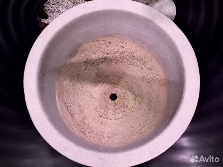 Большой цветочный горшок, кашпо