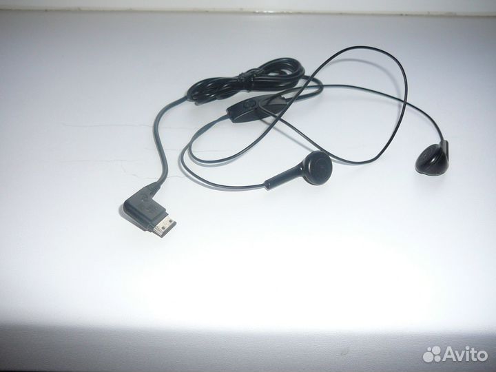 Наушники с микрофоном