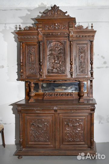 Буфет старинный из массива