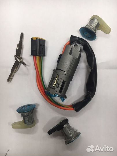 Замок зажигания и двери renault logan